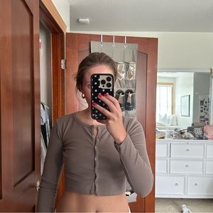 Sunday Best Aritzia Cropped Long Sleeve (S)